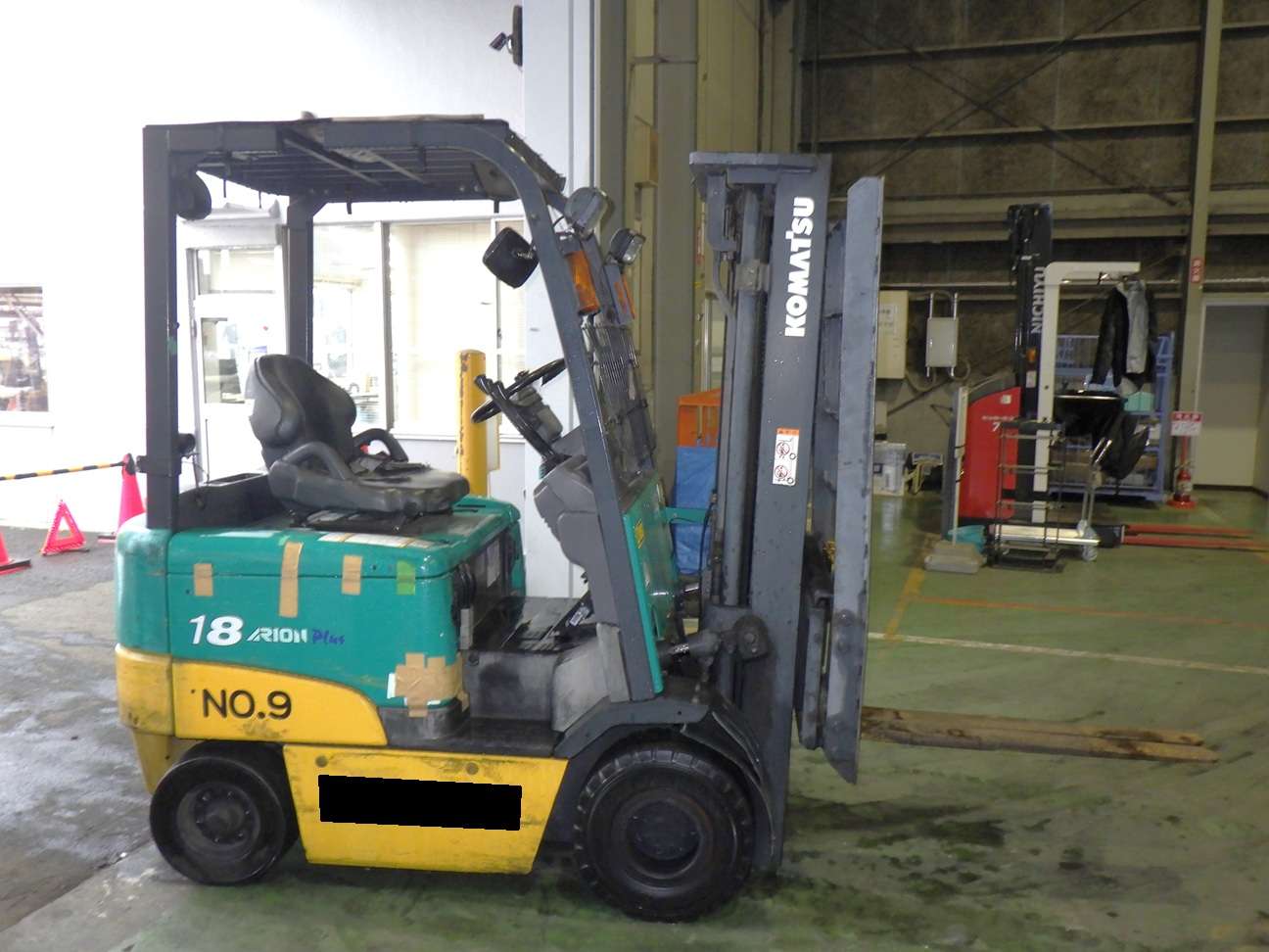XE NÂNG ĐIỆN 1.8 TẤN KOMATSU FB18EX-11- 810170 Xe nâng điện 1.8 tấn Komatsu FB18EX-11 sẵn tại kho