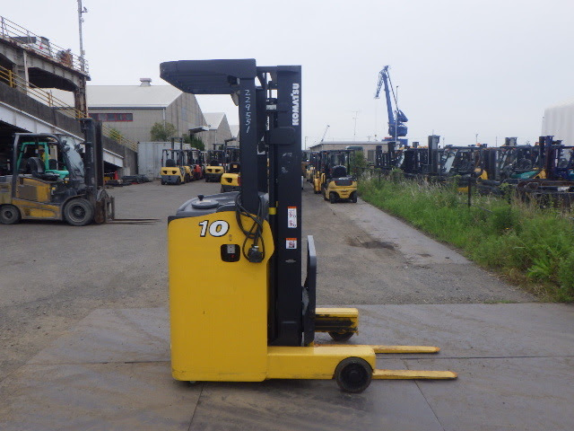 XE NÂNG ĐIỆN ĐỨNG LÁI 1 TẤN KOMATSU FB10RL-15-157602 Xe nâng điện đứng lái 1 tấn komatsu FB10RL-15 sẵn tại kho